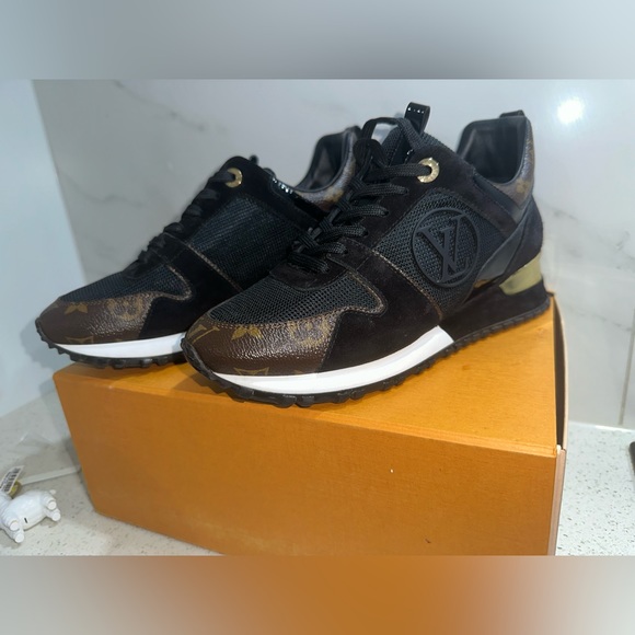LV runaway sneakers - Picture 3 of 4